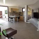 Les Terrasses Apartment *
